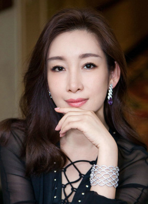 老女人三级播放在线